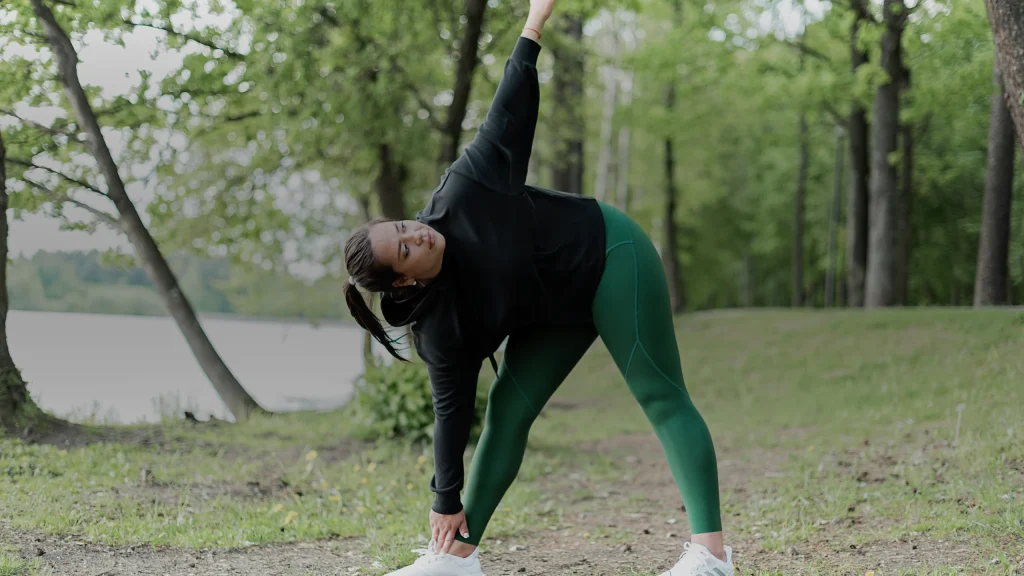 Étirement du quadriceps : 4 exercices, durée et erreurs