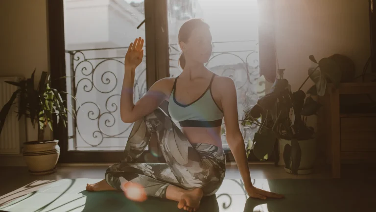 Yoga du matin : une routine de 10 minutes sans matériel